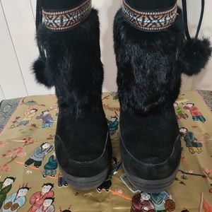 Minnetonka suede/fur boot Sz 6B(fits 7) $75